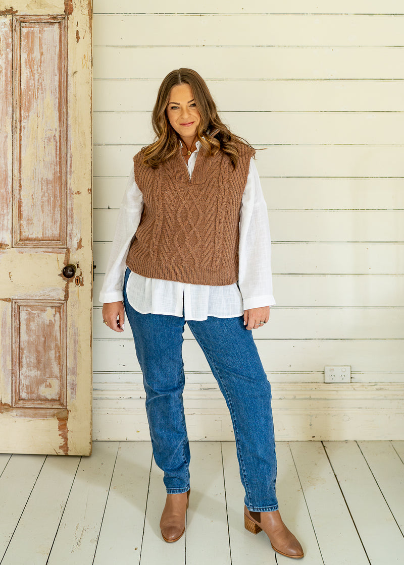 Oxford Cable Knit Vest Chocolate