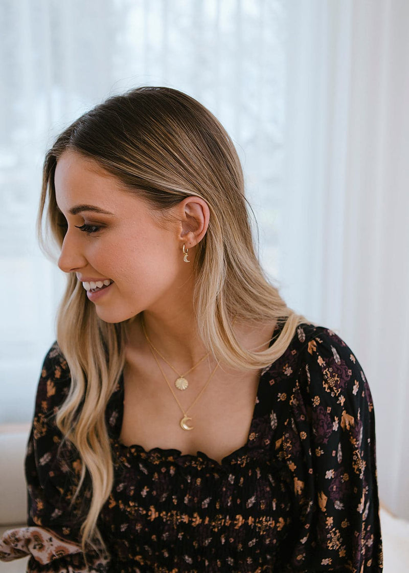 Sun Soul Choker Style Necklace Golden Shell Charm On Small Link Ball Chain .925 Sterling Silver with 14k Gold Plating